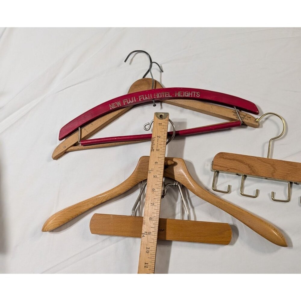 Vintage Wooden Hangers Set 4 Sears Fairy New Fuji Hotel Multi-Use - Picture 8 of 9